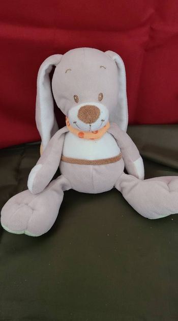 Peluche lapin INFLUX beige bandana orange assis