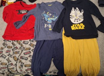 Lot de 3 pygama leger taille 24 mois garçon