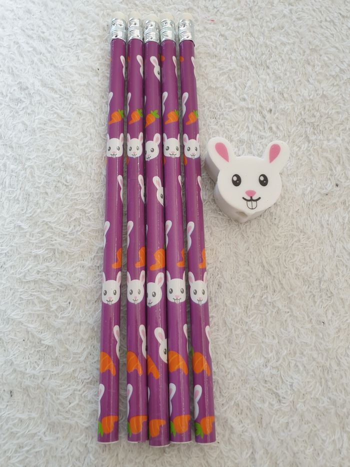Lot de 5 crayons de mine et gomme neuf