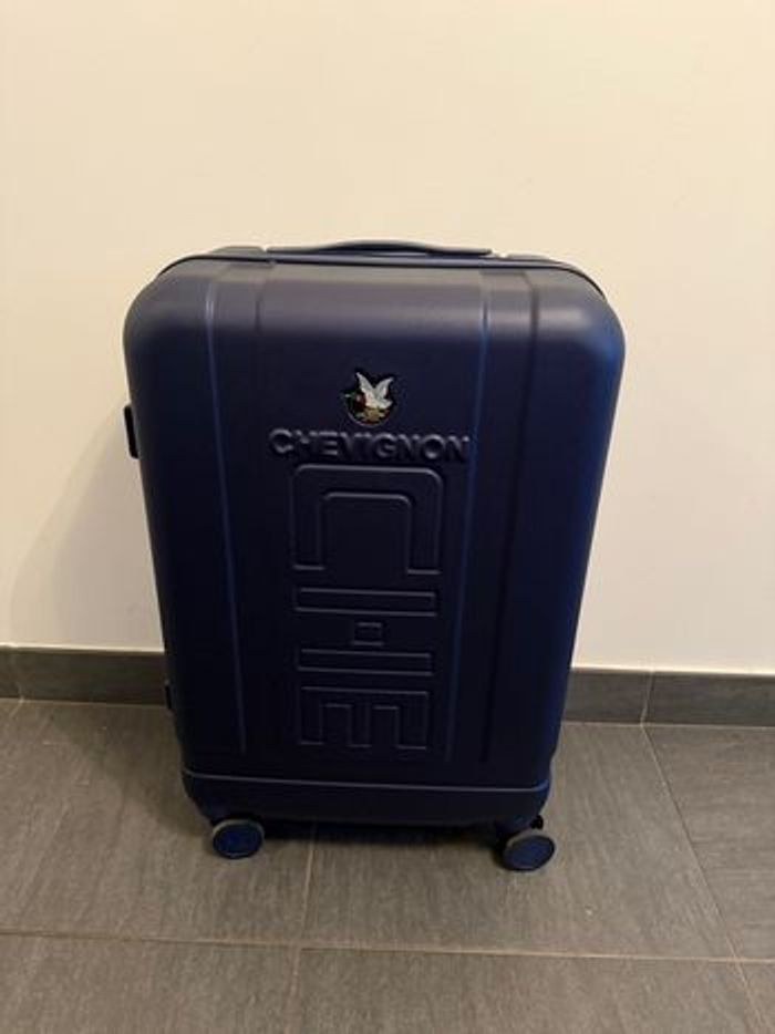 Valise rigide chevignon Neuve - photo numéro 2