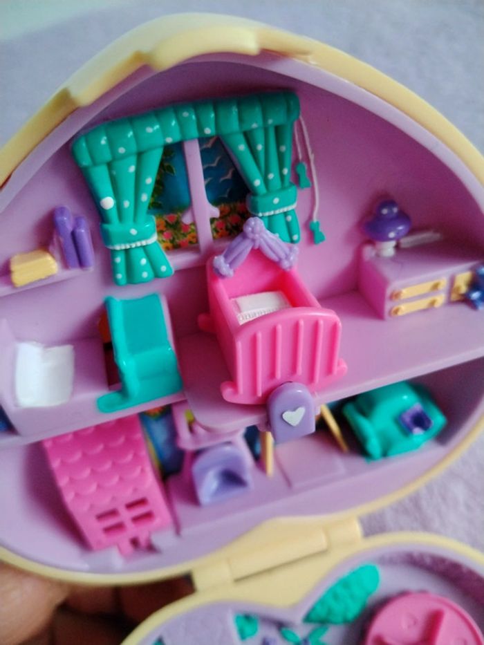 Polly Pocket vintage 1994 crèche boîte cœur jaune ruban rose - photo numéro 3