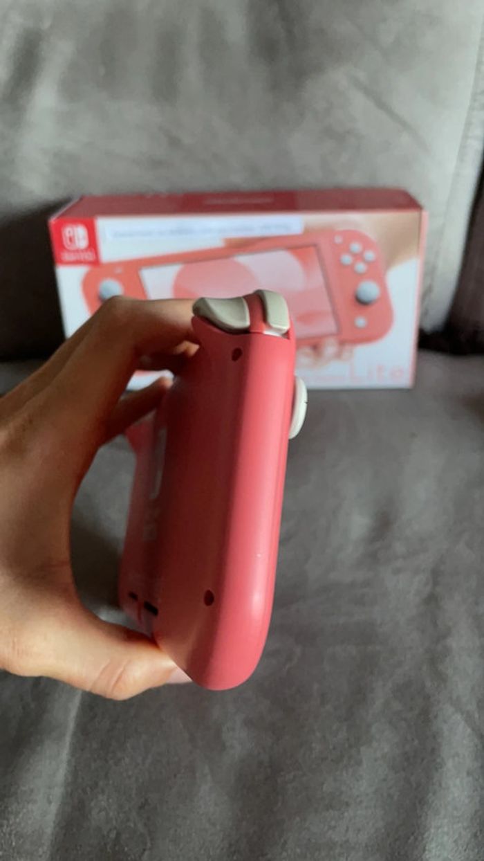 Nintendo Swtch Lite Corail état neuf - photo numéro 7