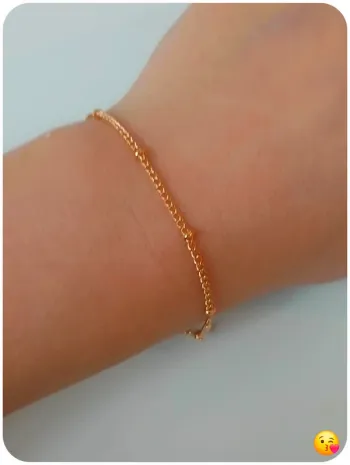 Bracelet doré élégant tendance féminine