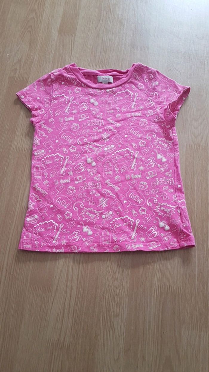 T shirt rose à motifs 3/4 ans