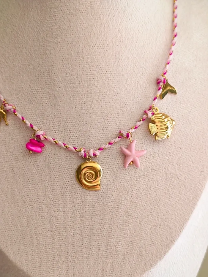 Collier doré, rose clair et blanc avec charms de la mer - photo numéro 4