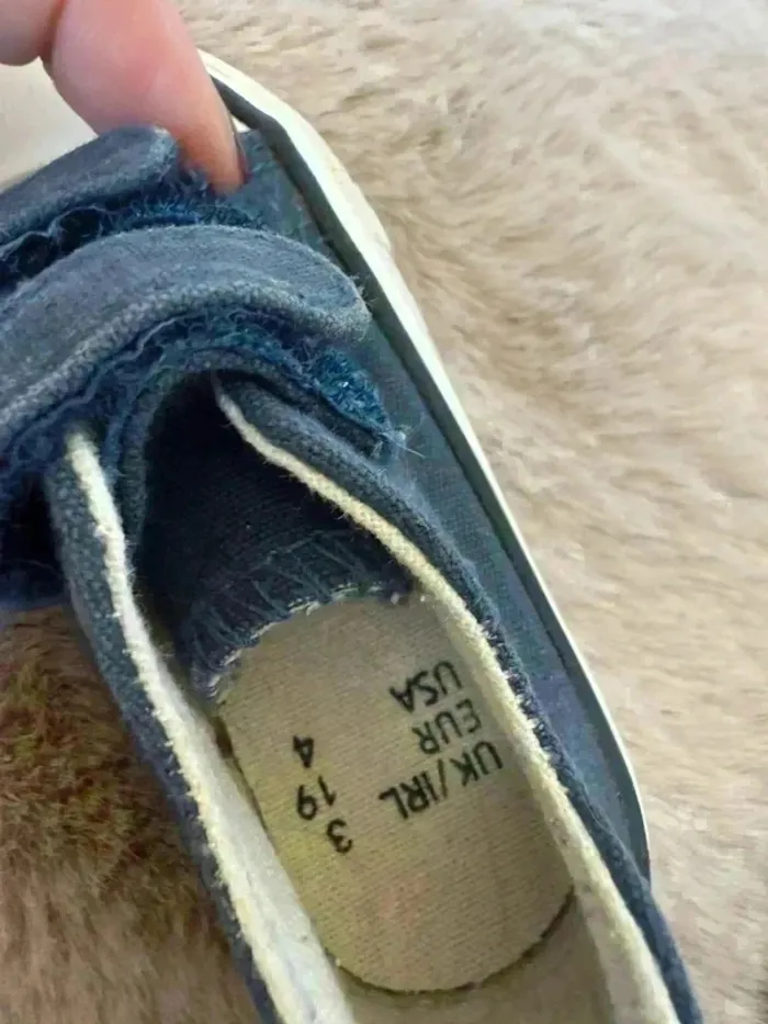 Baskets toile Primark scratch - Taille 19 - Très bon état - photo numéro 4