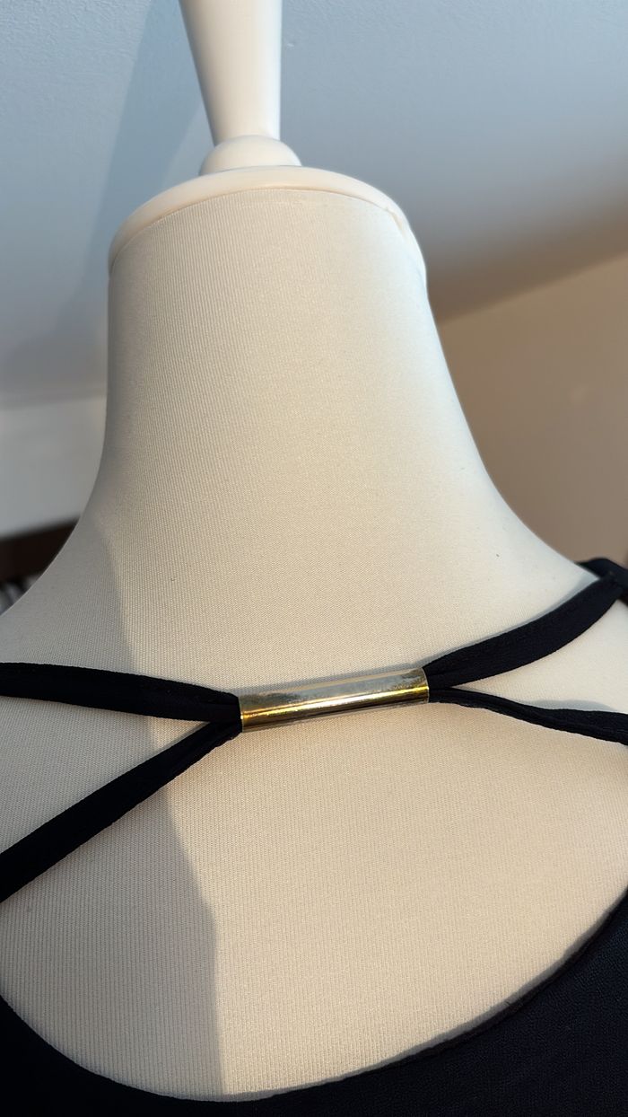 Haut décolleté plongeant bleu marine Boutique Italienne T38/40 - photo numéro 3