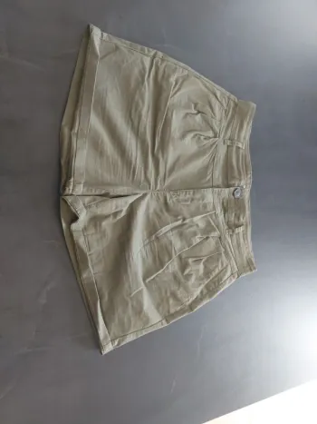 Short Kaki