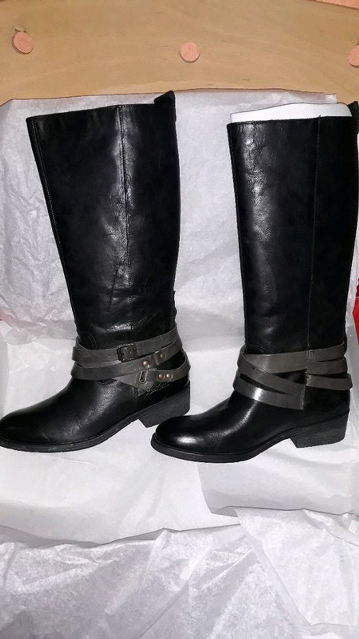 Bottes kickers 38 neuves