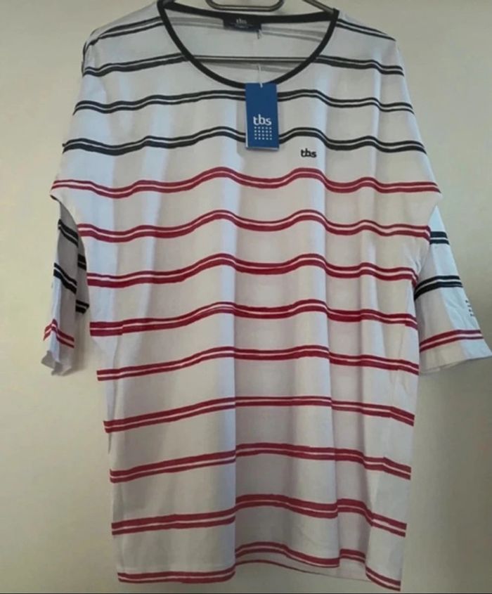 Tee shirt T-shirt TBS taille 38 Neuf