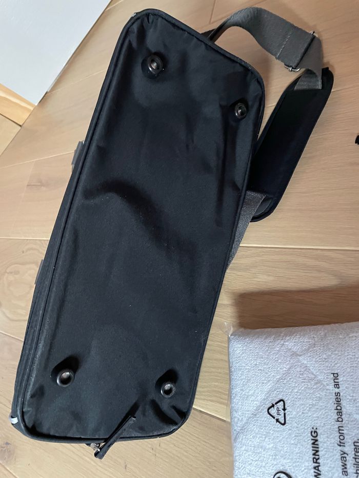 Sac à à langer et ses accessoires - photo numéro 6