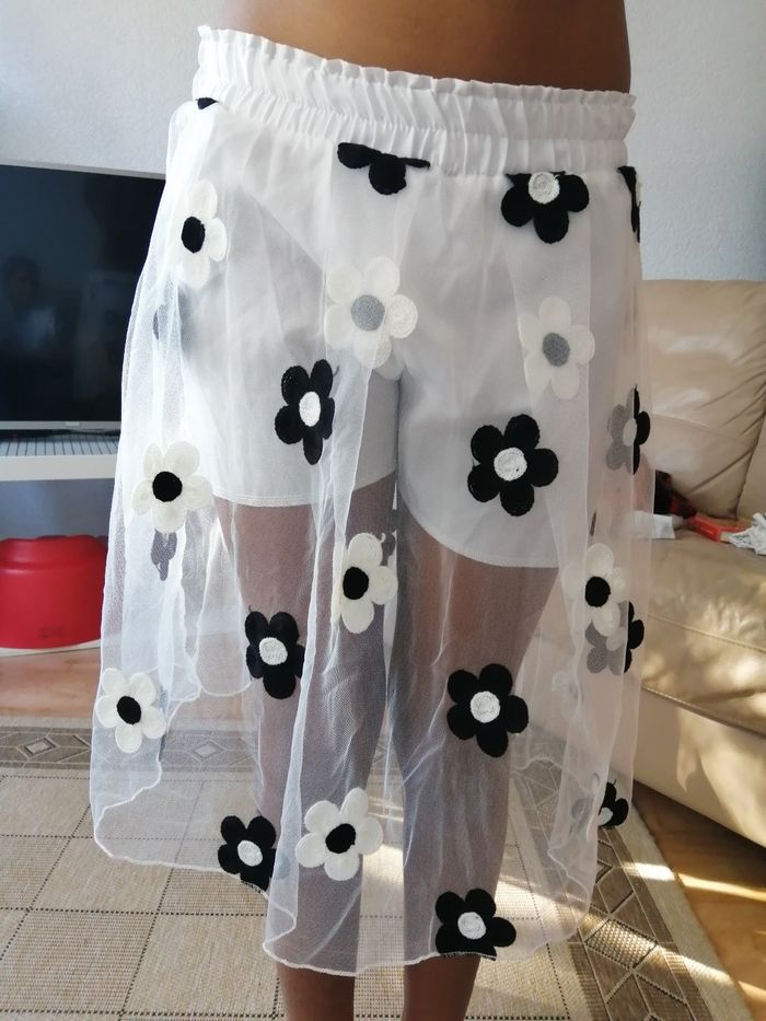 Panta /jupe a fleur transparente