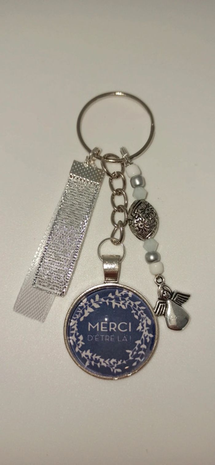 Cadeau merci remerciements, porte clé message bijoux de sac " merci d être là "