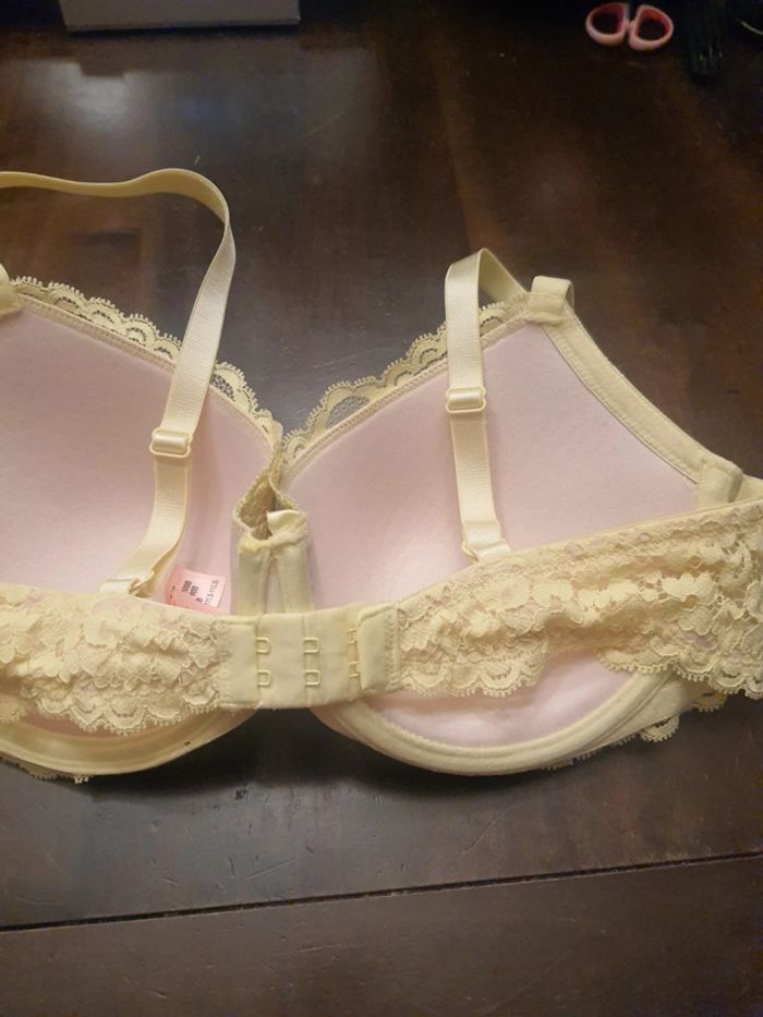Soutiens-gorge jaune Hunkemöller fr 105B - photo numéro 9