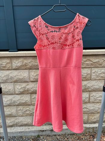 Robe corail La Redoute taille 36 – dentelle élégante, parfaite été/soirée