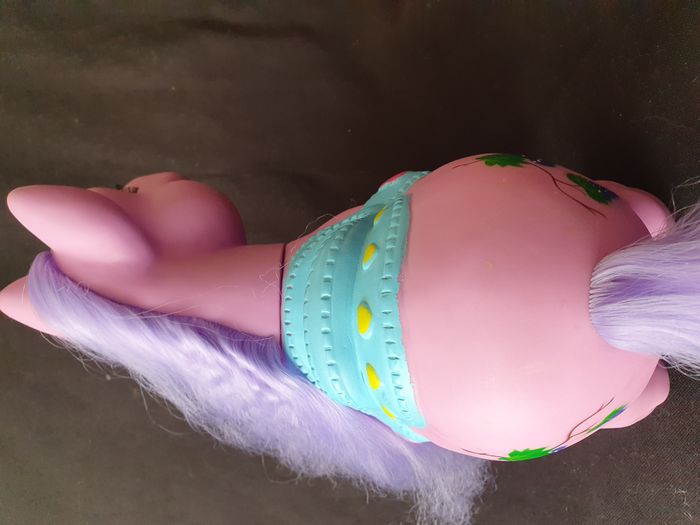 Grand poney à coiffer violet et rose avec selle bleue H 27 cm - photo numéro 3