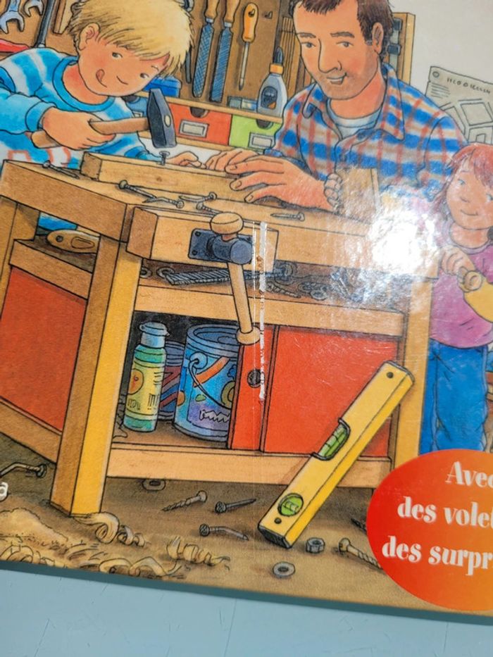Les p'tits juniors, livre animé avec des volets surprises 🔨 Les outils 🔧 - photo numéro 3