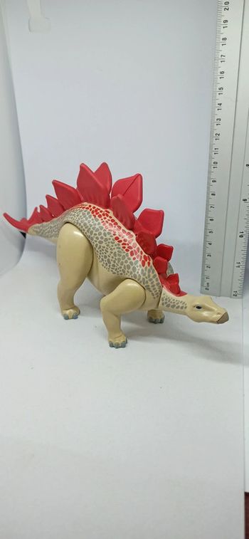 Dinosaure stégosaure beige et rouge playmobil