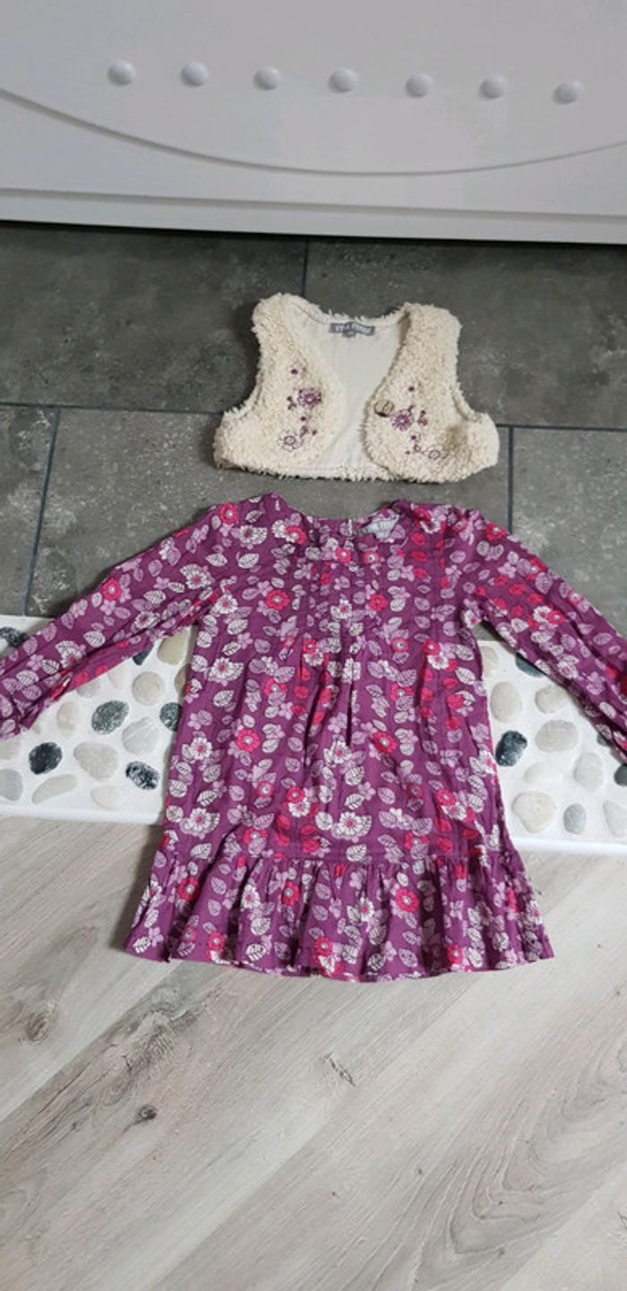 Jolie blouse et son gilet taille 3 ans