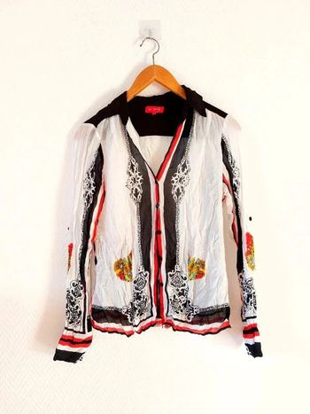 magnifique chemise manches longues, blanche, noir et rouge vintage
