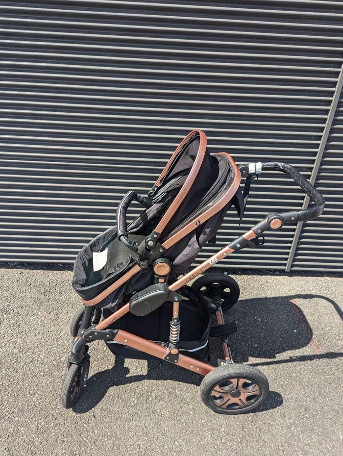 Poussette KEISSER polyvalente noire et dorée, située à Bordeaux - photo numéro 4