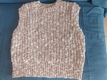 Petit pull sans manches 