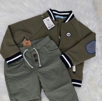 NEUFS(NON PORTÉS) 🏷🏷😍 superbe ensemble  veste zippée et pantalon toile 36mois/3ans garçon🤩