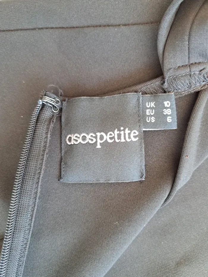 Robe noire Asos - taille 38 - décolleté armature - dos nu - sexy - photo numéro 8