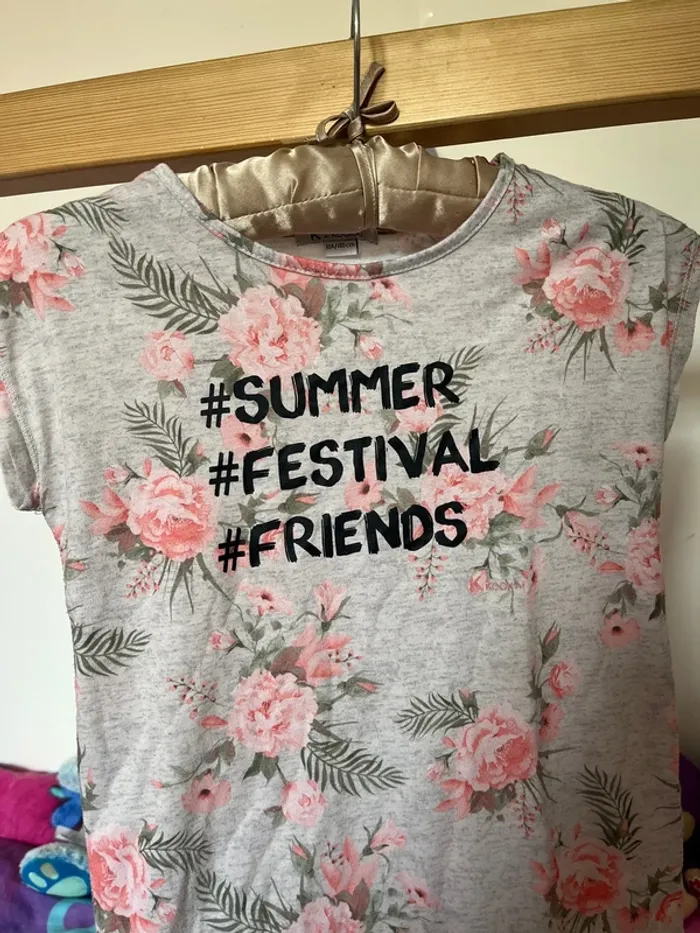 T shirt fleuris - photo numéro 3