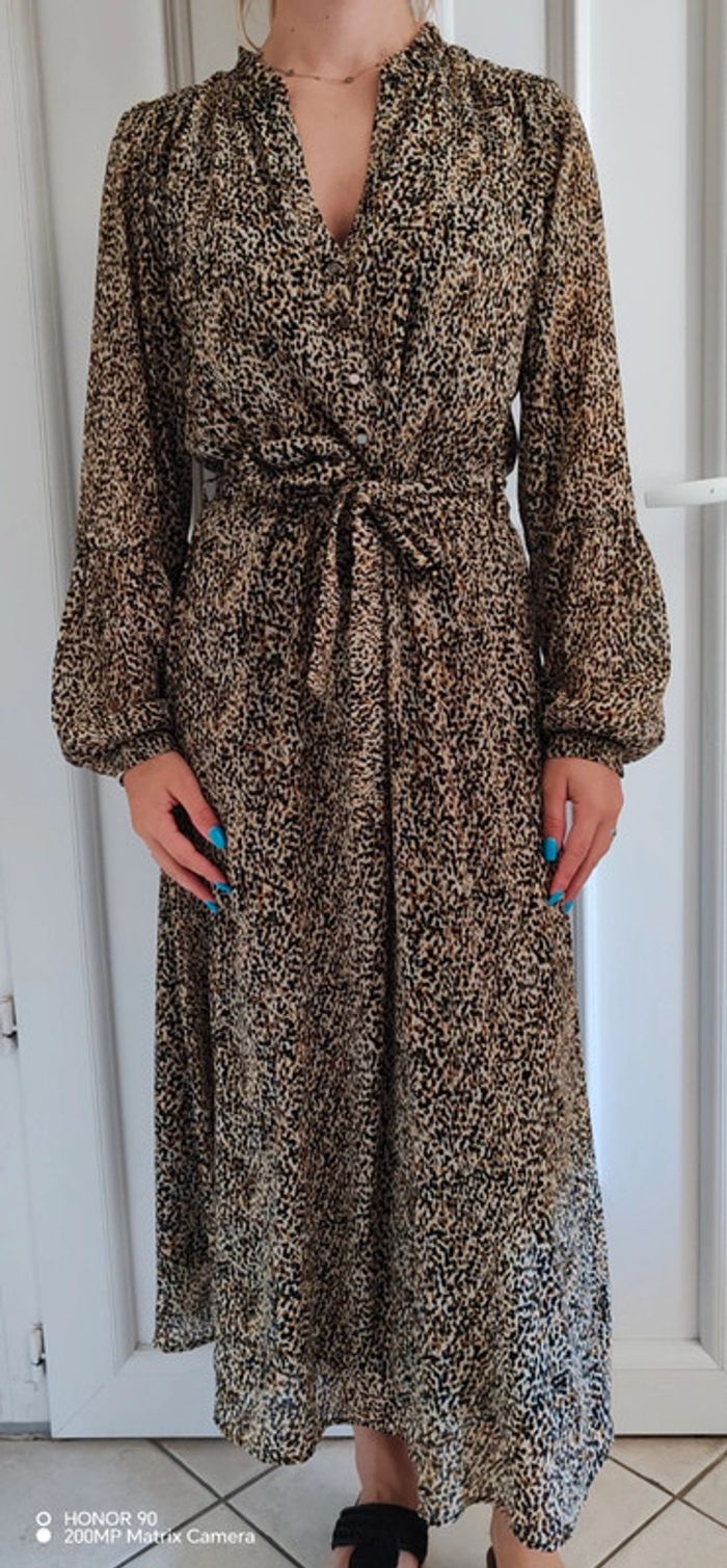 Robe Elora