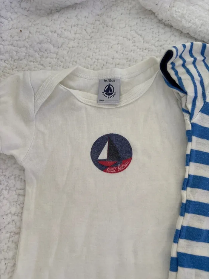 Lot de 3 bodys petit bateau en 6 mois - photo numéro 2
