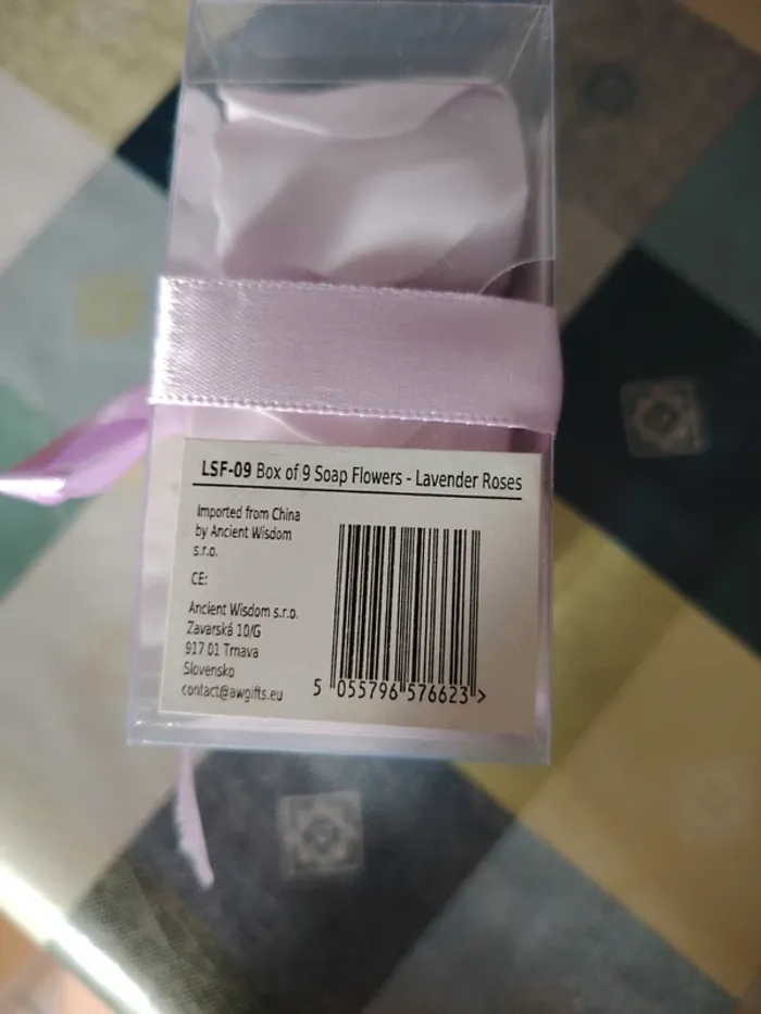 Lot de 9 savons en forme de rose - photo numéro 2