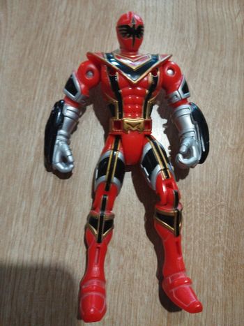 Power rangers rouge Mystic force 2005