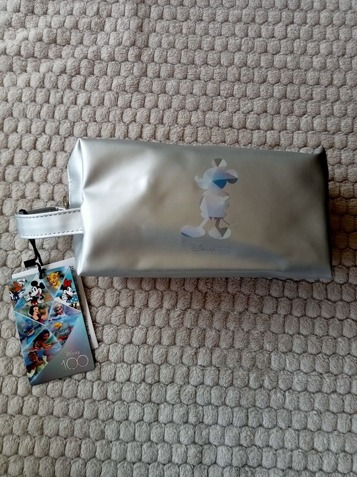 Trousse de toilette ou maquillage 100 ans Disney
