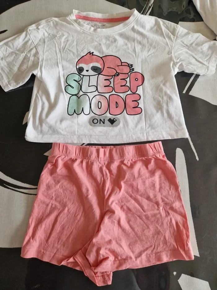 Pyjama primark 8/9 ans paresseux