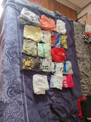 Lot de t-shirts / chemise garçon 8ans