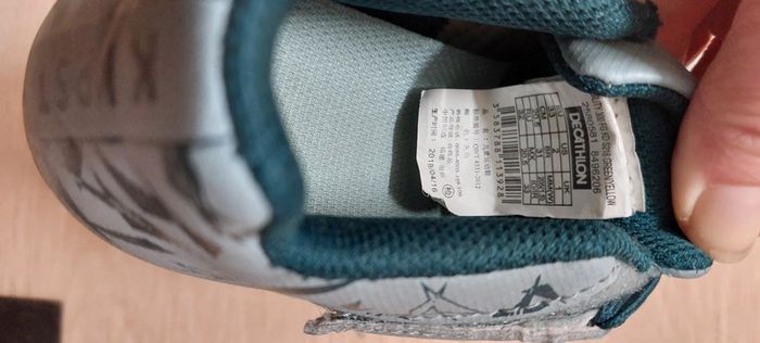Chaussures crampons foot kipsta 33 - photo numéro 2