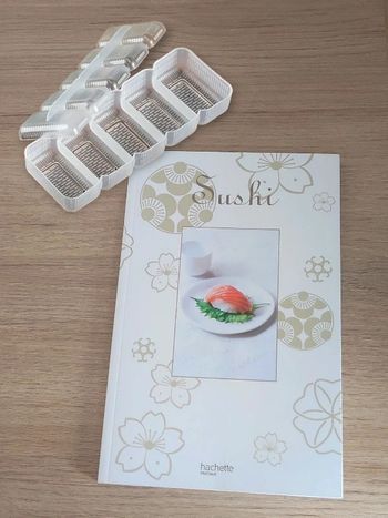 Livre + moules à sushi 🍣