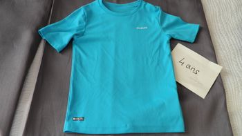 T-shirt bleu UV 4 ans Decathlon manches courtes