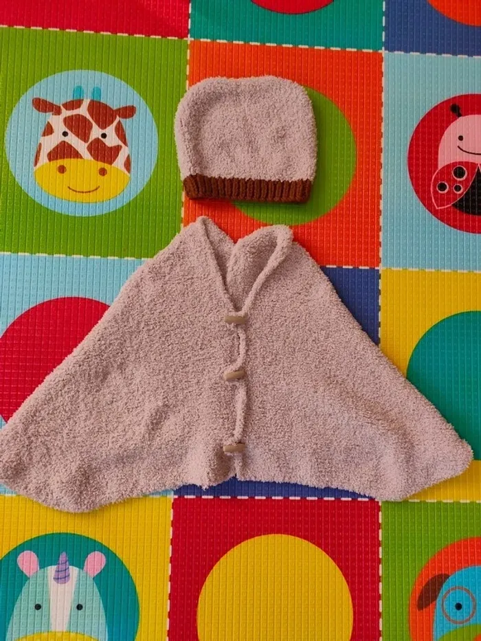 Bonnet et cape en laine taille 2-3 ans