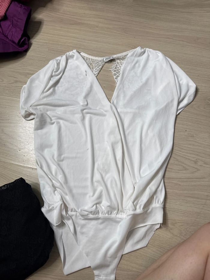 Lot de 3 bodys noir taille 38 ( 1 iode et car taches le crème ) - photo numéro 6