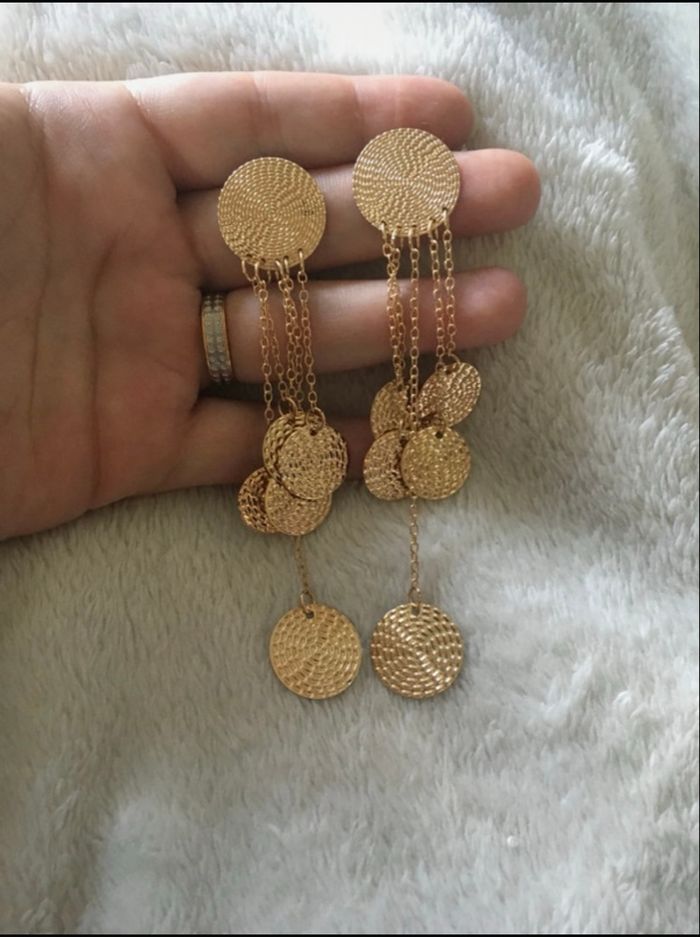 Boucles d’oreilles pendantes NEUVES pour femme couleur doré - photo numéro 4
