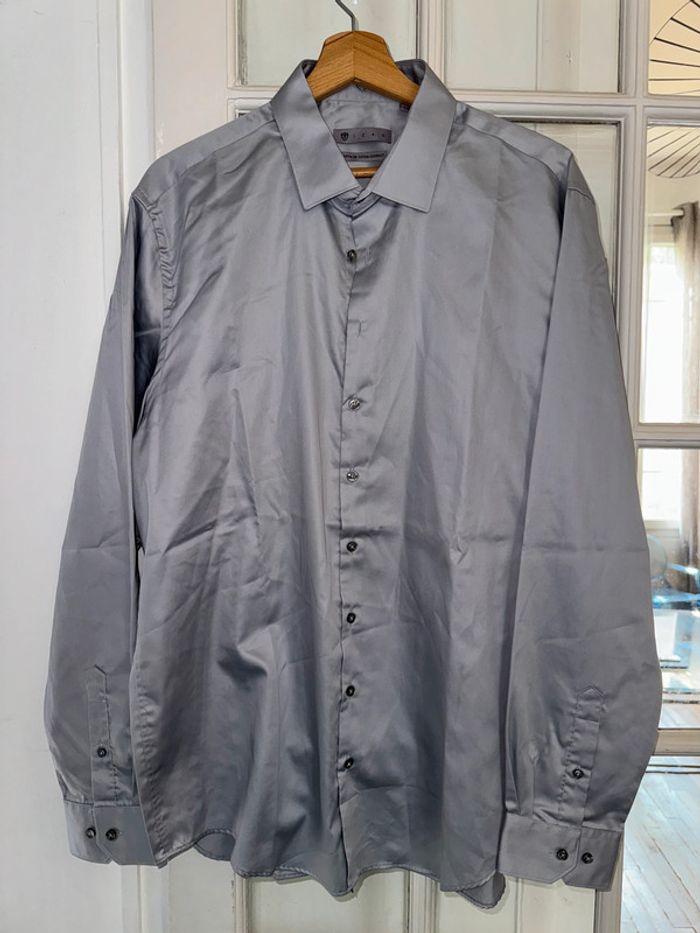 Chemise Izac  Neuve sans étiquette Valeur 99 euros Taille 5 (43-44)