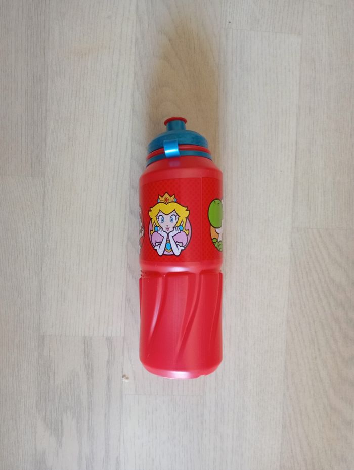 Gourde Super Mario Nintendo 530 ml
NEUVE - photo numéro 3