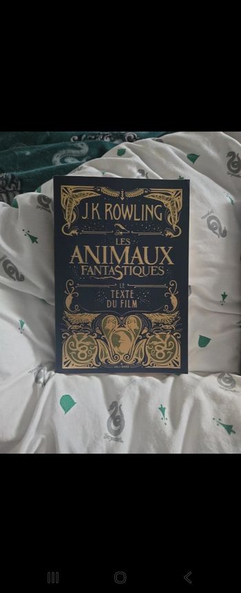 Livre les animaux fantastiques le texte du film de JK Rowling