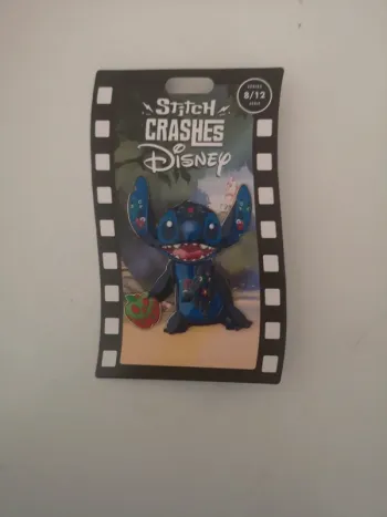 Pin's stitch crashes blanche neige