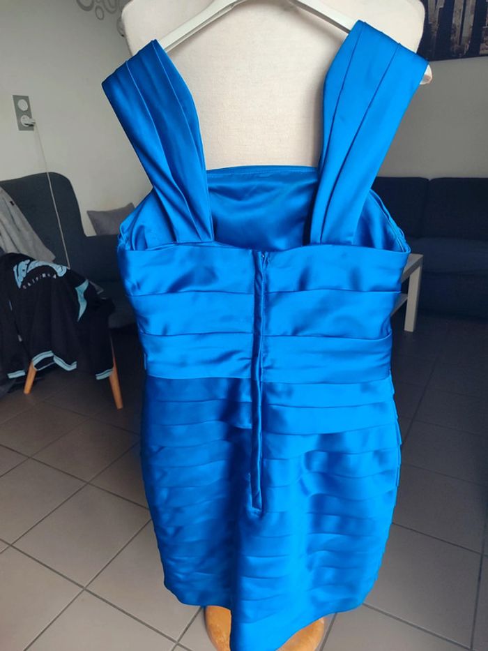 Robe courte - photo numéro 2