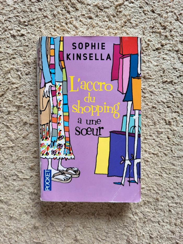 Lot de 2 romans de Sophie Kinsella : L'accro du shopping a une sœur et Samantha bonne à rien faire - photo numéro 2