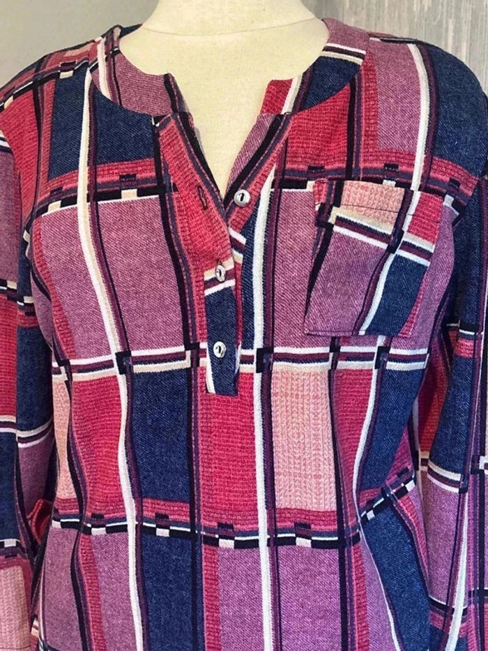 Blouse vintage avec épaulette taille 42 • - photo numéro 2