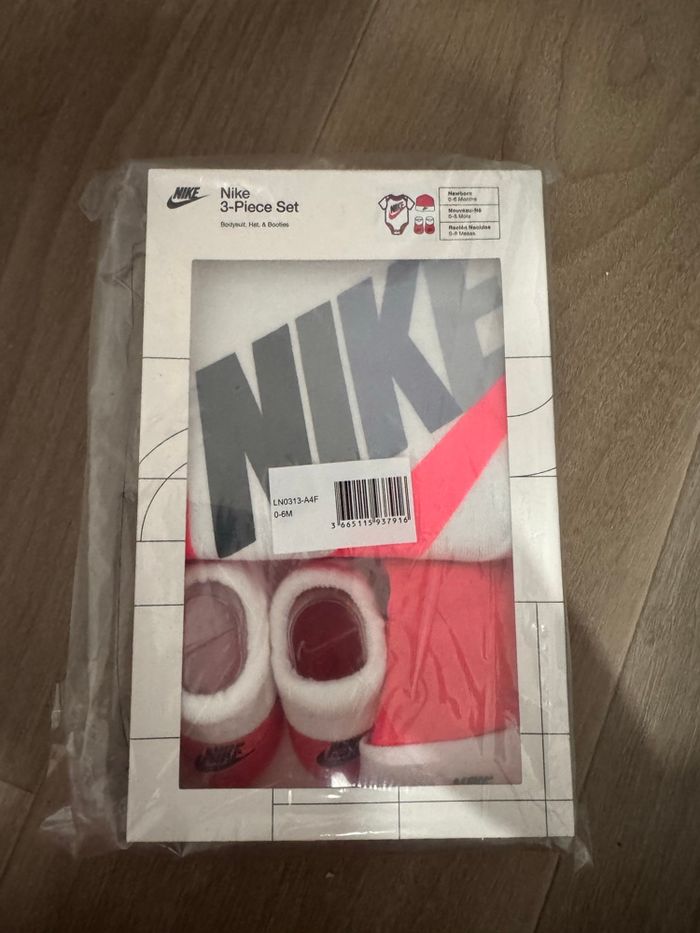 Coffret naissance Nike 0-6m